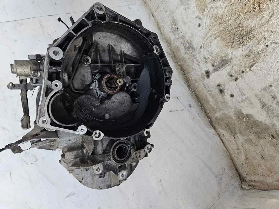 Foto de CAJA CAMBIOS OPEL ASTRA H GTC 1.9 CDTI (120 CV / 88 KW) referencia 55192042