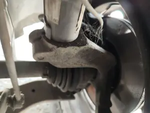 Foto de PINZA DE FRENO DELANTERA DERECHA FORD FOCUS BERLINA (CAP) 1.6 TDCi CAT (90 CV / 66 KW) referencia 5125725