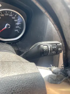 Foto de MANDO MULTIFUNCION FORD FOCUS BERLINA (CB4) 1.6 TDCi CAT (109 CV / 80 KW) foto 2