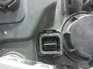 Foto de FARO IZQUIERDO KIA OPIRUS (GH) 3.5 V6 CAT (203 CV / 149 KW) referencia 921013F110 foto 3