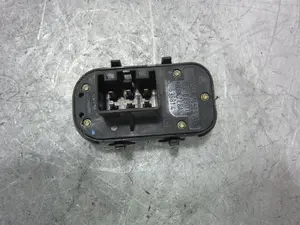 Foto de MANDO ELEVALUNAS DELANTERO IZQUIERDO FORD FOCUS FAMILIAR (CAK) 1.8 TDCi CAT (101 CV / 74 KW) referencia YS4T14529 foto 4