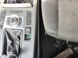 Foto de PALANCA FRENO AUDI A6 BERLINA (4F2) 2.0 TDI (140 CV / 103 KW)