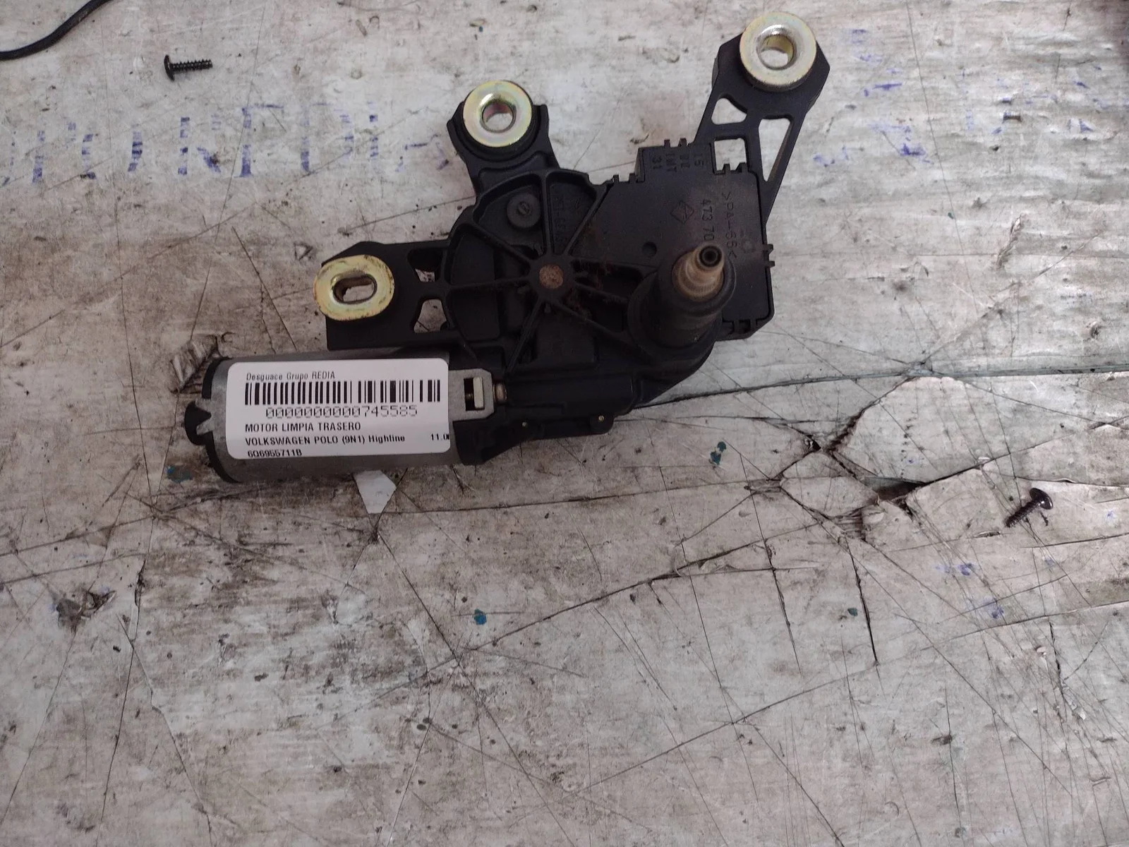 Foto de MOTOR LIMPIA TRASERO VOLKSWAGEN POLO IV (9N1) 1.4 16V (75 CV / 55 KW) referencia 6Q6955711B
