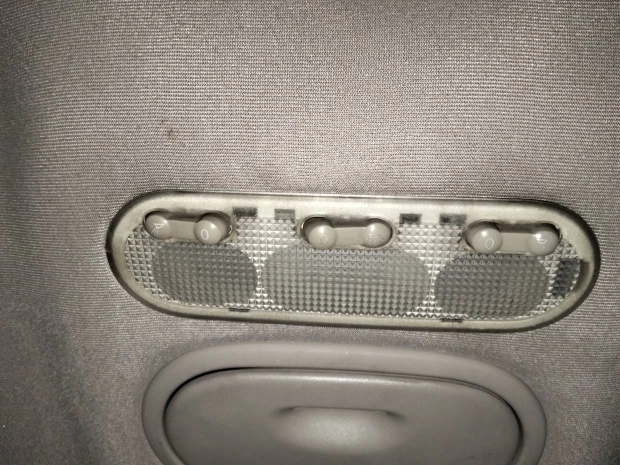 Foto de LUZ INTERIOR RENAULT SCENIC II (JM)