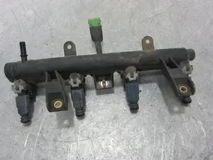 Foto de RAMPA INYECTORA PEUGEOT 206 1.6 (88 CV / 65 KW) referencia 9628982980 foto 5