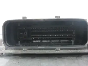 Foto de CENTRALITA MOTOR UCE SEAT IBIZA (6L1) 1.2 (64 CV / 47 KW) referencia 03E906033P foto 3