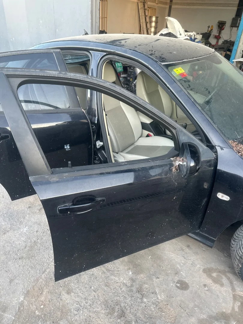 Foto de PUERTA DELANTERA DERECHA SAAB 9-3 BERLINA 1.9 TiD CAT (150 CV / 110 KW)