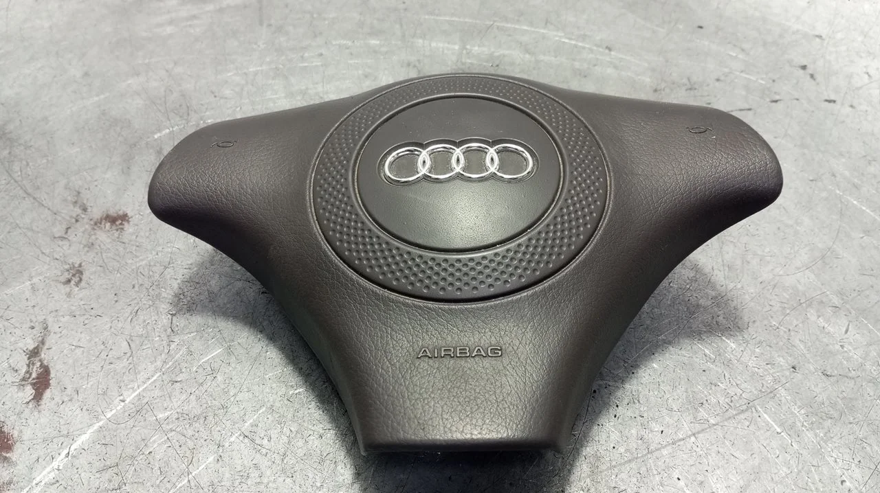 Foto de AIRBAG DELANTERO IZQUIERDO AUDI A6 BERLINA (4B2) 2.4 V6 30V (165 CV / 121 KW) referencia 8D0880201H