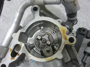 Foto de DEPRESOR FRENO / BOMBA VACIO PORSCHE MACAN (95BA) referencia 06K145100 foto 3