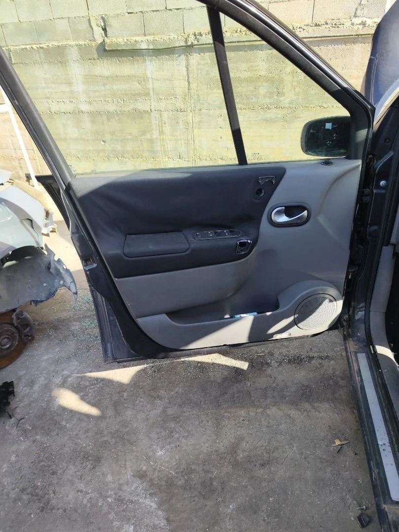 Foto de GUARNECIDO PUERTA DELANTERA IZQUIERDA RENAULT SCENIC II (JM) 1.5 dCi Diesel (106 CV / 78 KW)