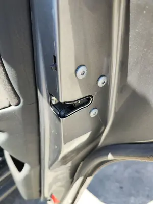 Foto de CERRADURA PUERTA TRASERA DERECHA BMW SERIE X5 (E53) 3.0 Turbodiesel CAT (218 CV / 160 KW)