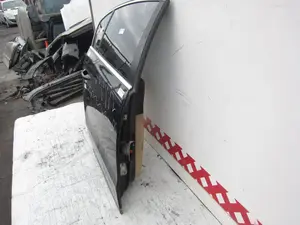 Foto de PUERTA TRASERA DERECHA VOLKSWAGEN PASSAT BERLINA (3C2) 2.0 TDI (140 CV / 103 KW) foto 5