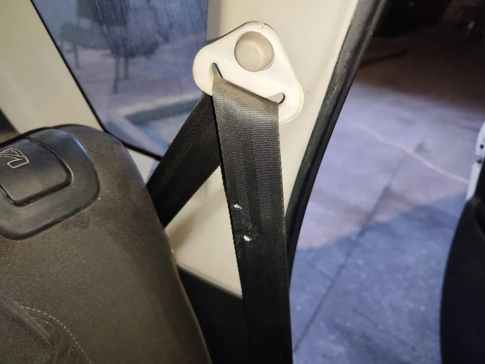 Foto de CINTURON SEGURIDAD TRASERO IZQUIERDO CITROEN C3 PICASSO 1.6 HDi FAP (92 CV / 68 KW) referencia 96817098XX