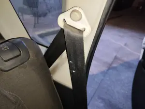 Foto de CINTURON SEGURIDAD TRASERO IZQUIERDO CITROEN C3 PICASSO 1.6 HDi FAP (92 CV / 68 KW) referencia 96817098XX