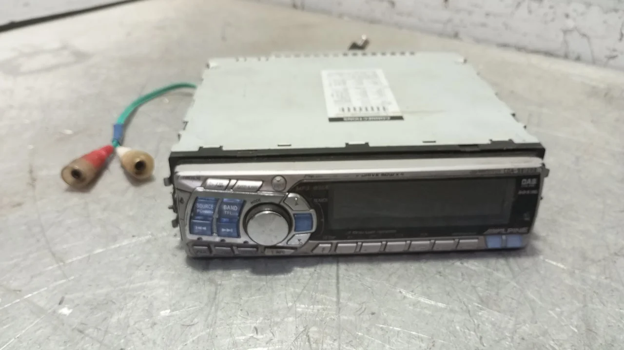 Foto de SISTEMA AUDIO / RADIO CD SIN MARCA SIN MODELO referencia ALPINE CDA-9812RB