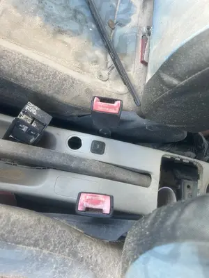 Foto de ENGANCHE CINTURON DELANTERO IZQUIERDO SKODA FABIA COMBI (5J5) 1.4 TDI (80 CV / 59 KW)