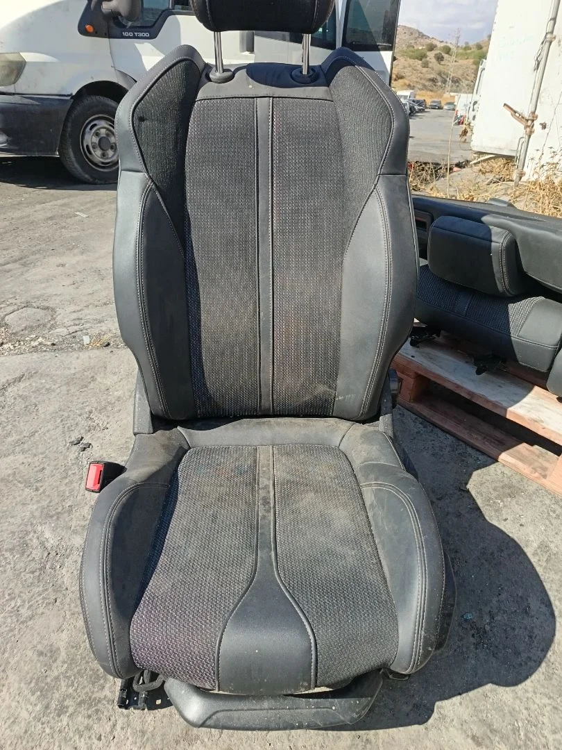 Foto de ASIENTO DELANTERO IZQUIERDO PEUGEOT 3008 1.5 Blue-HDI FAP (131 CV / 96 KW)