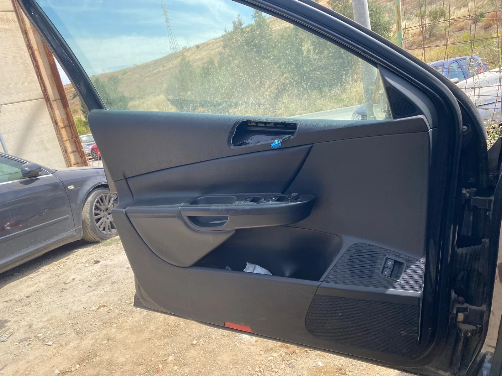 Foto de GUARNECIDO PUERTA DELANTERA IZQUIERDA VOLKSWAGEN PASSAT VARIANT (3C5) 2.0 TDI DPF (170 CV / 125 KW) referencia 3C1867011EBFKZ