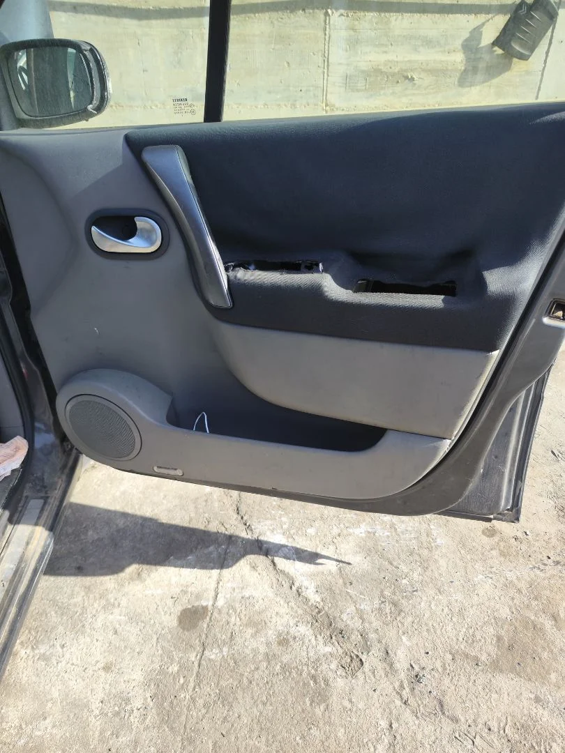 Foto de GUARNECIDO PUERTA DELANTERA DERECHA RENAULT SCENIC II (JM) 1.5 dCi Diesel (106 CV / 78 KW)