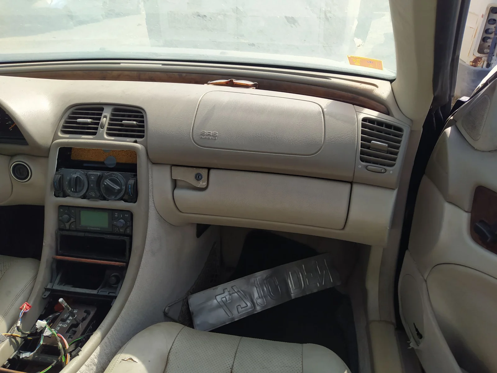 Foto de AIRBAG DELANTERO DERECHO MERCEDES-BENZ CLK (BM 208) CABRIO 3.2 V6 18V CAT (218 CV / 160 KW) referencia A2088600305