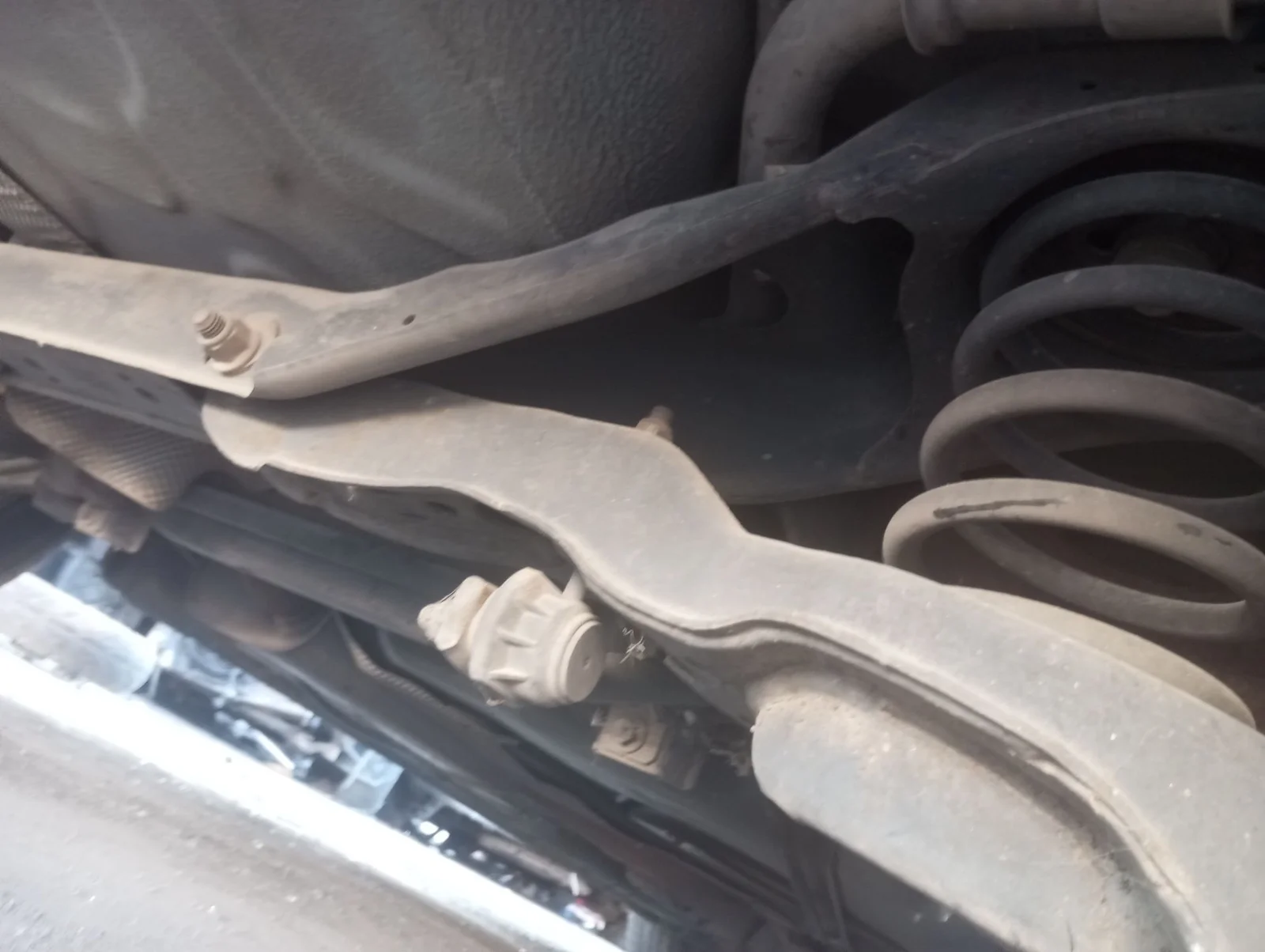 Foto de EJE TRASERO FORD FOCUS BERLINA (CAP) 1.6 TDCi CAT (109 CV / 80 KW)
