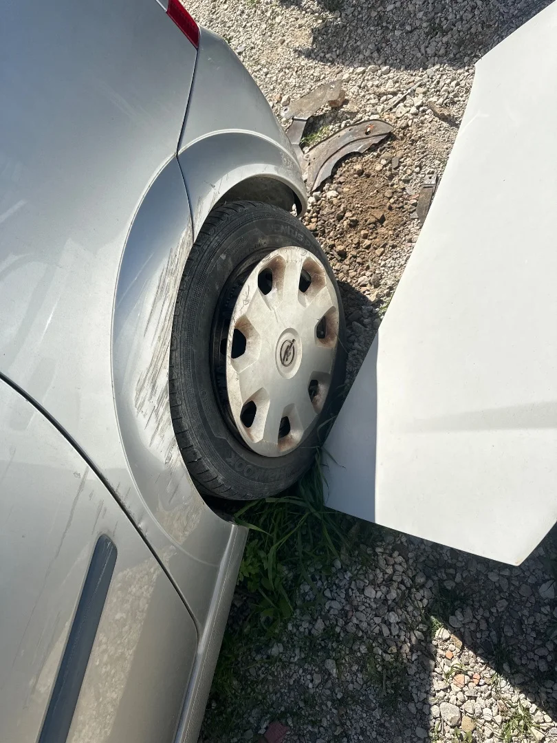 Foto de JUEGO LLANTAS OPEL MERIVA 1.6 16V (101 CV / 74 KW)