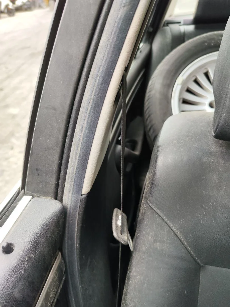 Foto de CINTURON SEGURIDAD DELANTERO DERECHO BMW SERIE 5 BERLINA (E39) 3.0 24V Turbodiesel CAT (193 CV / 142 KW)