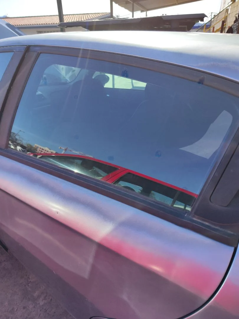 Foto de LUNA TRASERA IZQUIERDA ALFA ROMEO 147 (190) 1.9 JTD CAT (110 CV / 81 KW)