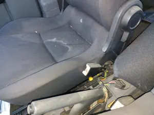 Foto de ENGANCHE CINTURON DELANTERO DERECHO SMART FORFOUR 1.5 CDI CAT (68 CV / 50 KW)