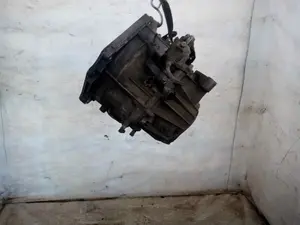 Foto de CAJA CAMBIOS OPEL ZAFIRA A referencia F23