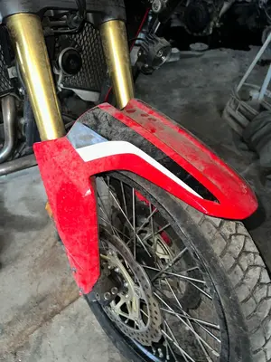 Foto de GUARDABARROS DELANTERO HONDA CRF 1000L AFRICA TWIN 998 cm3 - 70 kW (95 CV / 70 KW) foto 2