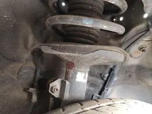 Foto de AMORTIGUADOR DELANTERO DERECHO TOYOTA COROLLA (E12) 1.4 16V CAT (97 CV / 71 KW)