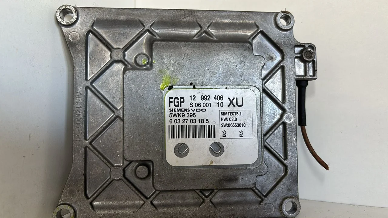 Foto de CENTRALITA MOTOR UCE OPEL ZAFIRA B referencia 12992406