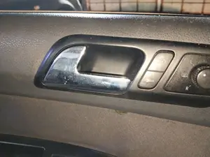 Foto de MANDO ELEVALUNAS DELANTERO IZQUIERDO VOLKSWAGEN POLO IV (9N1)