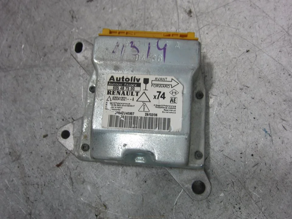 Foto de CENTRALITA AIRBAG RENAULT LAGUNA II (BG0) 2.0 16V IDE (140 CV / 103 KW) referencia 8200412021A