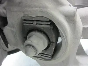 Foto de BRAZO SUSPENSION INFERIOR TRASERO DERECHO PORSCHE MACAN (95BA) referencia 8R0505312F foto 3
