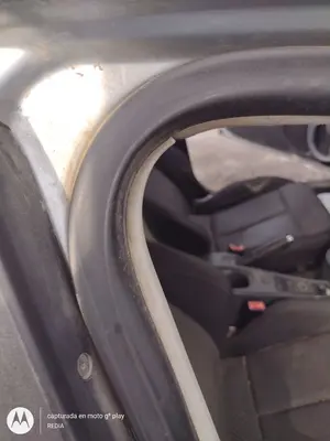 Foto de GOMAS CONTORNO PUERTA SEAT LEON (1P1) 1.9 TDI (105 CV / 77 KW)