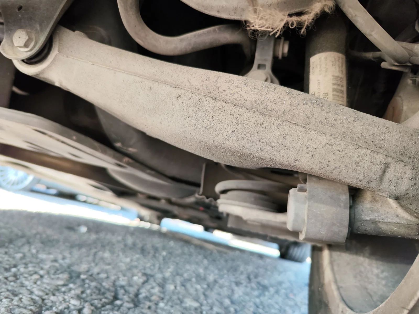 Foto de BRAZO SUSPENSION TRASERO DERECHO AUDI A6 AVANT (4GD) 2.0 16V TDI (190 CV / 140 KW) referencia 8R0505312F
