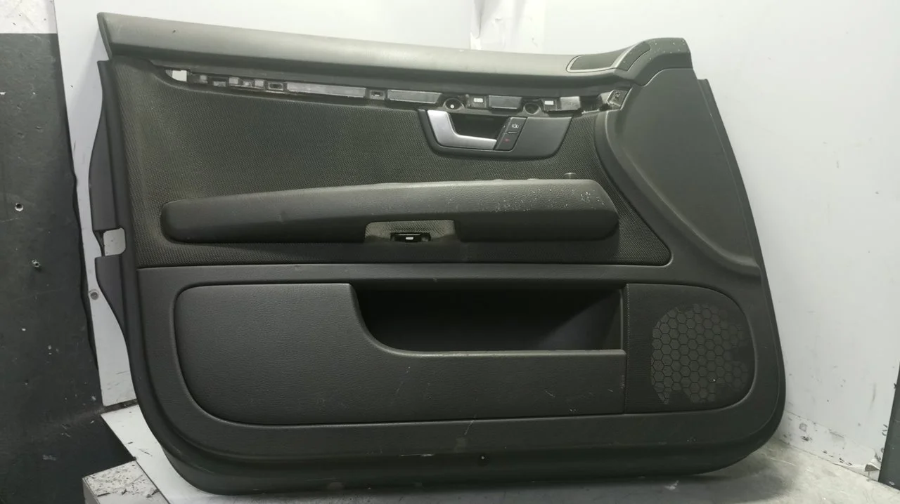 Foto de GUARNECIDO PUERTA DELANTERA IZQUIERDA AUDI A4 AVANT (8E) 3.0 V6 24V TDI (233 CV / 171 KW) referencia 8E1867105B