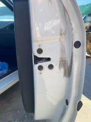 Foto de CERRADURA PUERTA DELANTERA DERECHA RENAULT CLIO III 1.5 dCi Diesel (68 CV / 50 KW)