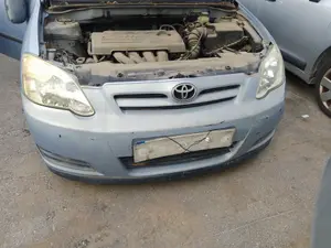 Foto de PARAGOLPES DELANTERO TOYOTA COROLLA (E12) 1.4 16V CAT (97 CV / 71 KW)