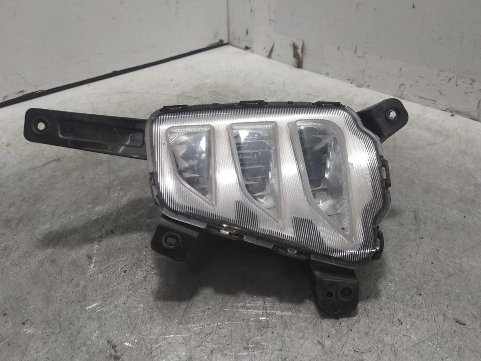 Foto de FARO ANTINIEBLA DERECHO SSANGYONG KORANDO 1.6 Turbodiesel CAT (136 CV / 100 KW) referencia 8320237000