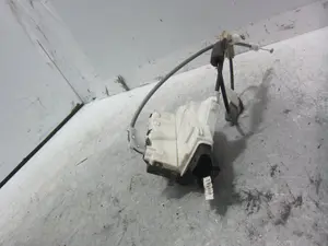 Foto de CERRADURA PUERTA DELANTERA DERECHA CITROEN C4 CACTUS 1.2 12V VTi (82 CV / 60 KW) referencia A048069 foto 5
