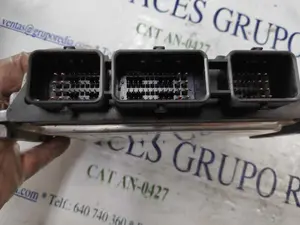 Foto de CENTRALITA MOTOR UCE RENAULT MEGANE II CLASSIC BERLINA referencia 0281011776 foto 2