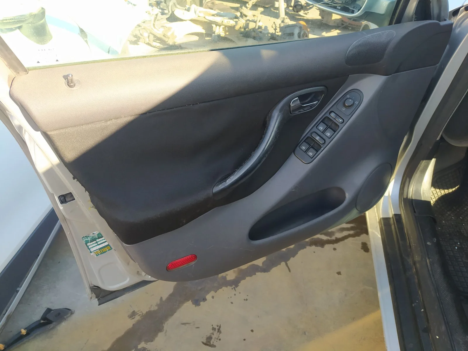 Foto de RETENEDOR PUERTA SEAT TOLEDO (1M2) 1.9 TDI (110 CV / 81 KW)