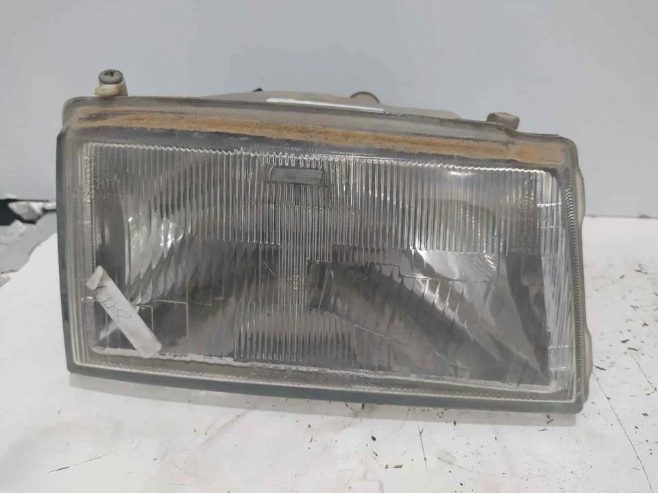 Foto de FARO DERECHO FIAT UNO (146) 1.0 CAT (45 CV / 33 KW) referencia 0244667