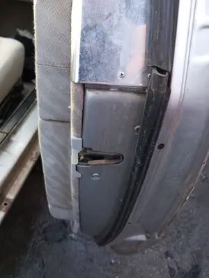 Foto de CERRADURA PUERTA DELANTERA DERECHA MERCEDES-BENZ CLK (BM 208) CABRIO 3.2 V6 18V CAT (218 CV / 160 KW) referencia A2087200435 foto 6