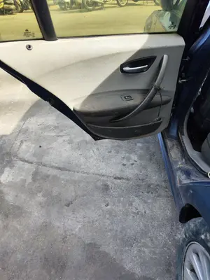 Foto de GUARNECIDO PUERTA TRASERA IZQUIERDA BMW SERIE 1 BERLINA (E81/E87) 2.0 16V Diesel CAT (122 CV / 90 KW) referencia 51427133359