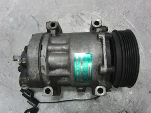 Foto de COMPRESOR AIRE ACONDICIONADO MITSUBISHI SPACE STAR (DG0) referencia 8200040681 foto 8