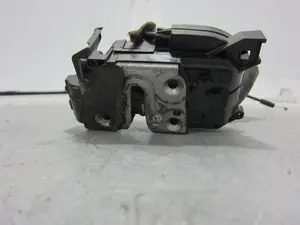 Foto de CERRADURA PUERTA TRASERA DERECHA RENAULT MEGANE III SPORT TOURER 1.6 16V (110 CV / 81 KW) referencia 825028873R foto 1